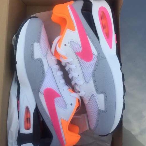 Nike Shoes - Brand new Nike Air Max