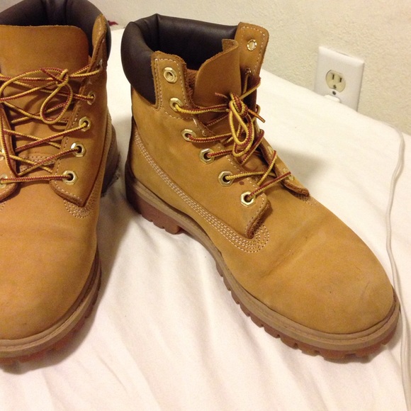 Timberland boots youth size 5.5 which is like an 8 - Picture 2 of 3