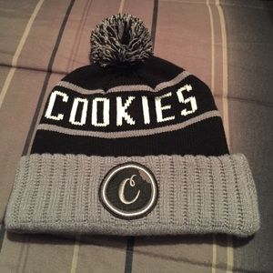 COOKIESSF  beanie never worn