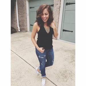 Meet your Posher, Chloe