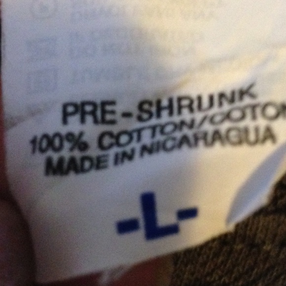 Red concert T-shirt! - Picture 3 of 3