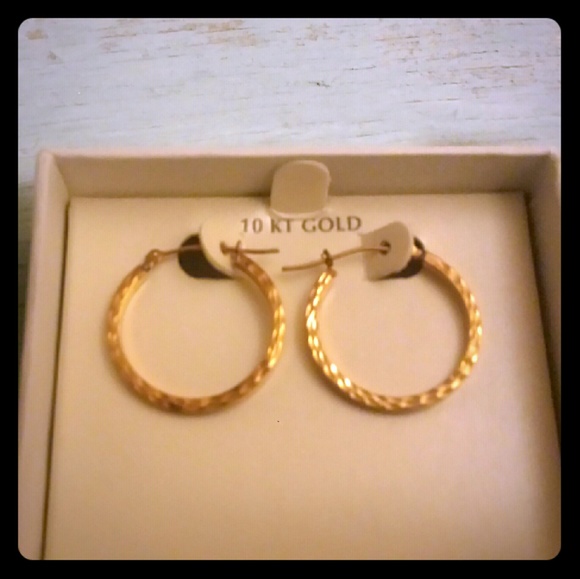 10 kt Gold hoop earrings