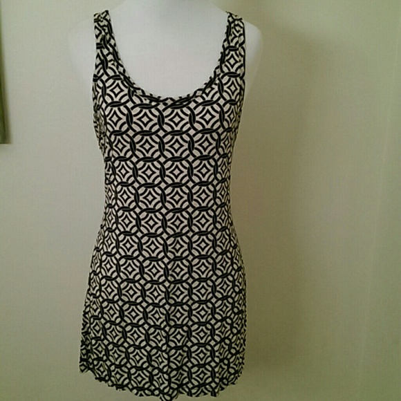 BCBG geometric print tunique tank size XS