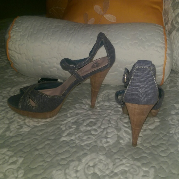 Bundle 2/$26-Denim heels