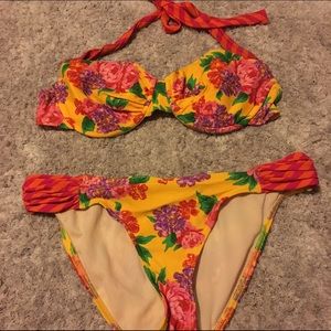 Bikini w/ Underwire