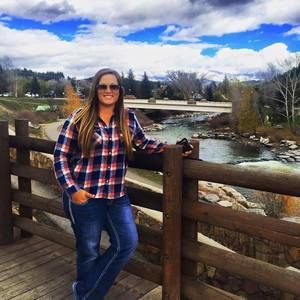 Meet your Posher, Cassie