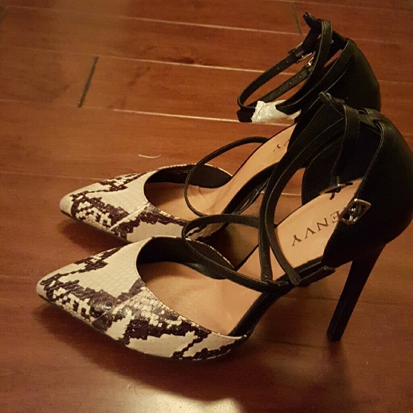 Brand New Renvy Heels - Picture 1 of 2