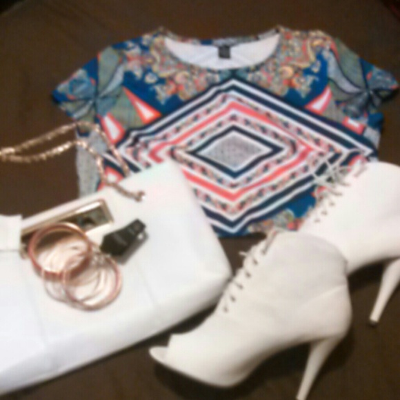Multi colored crop top w/bracelets to match
