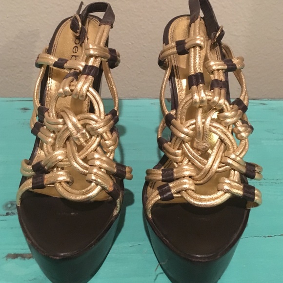 Bebe gold / brown wedges