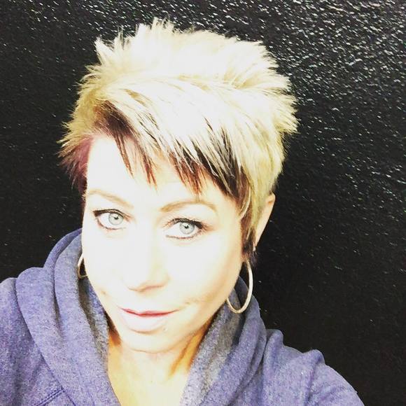 Meet your Posher, Kimberly - Picture 1 of 1