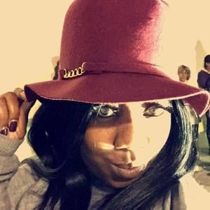 Meet your Posher, Mia