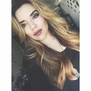 Meet your Posher, Elia