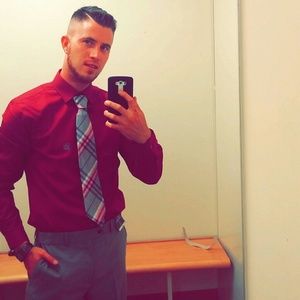 Meet your Posher, Dustin