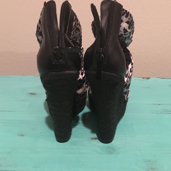 Bebe leopard print wedge - Picture 3 of 4