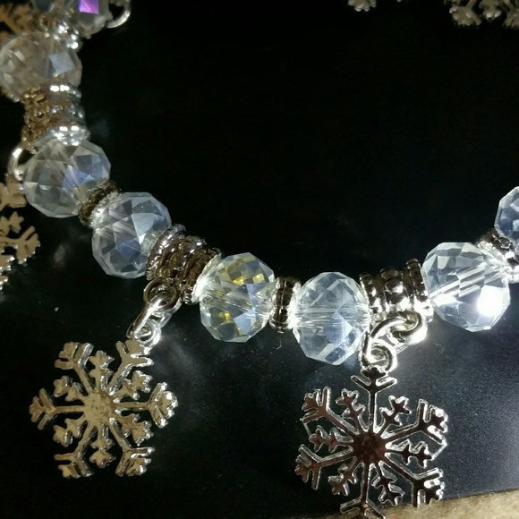 Sold!!! Snowflakes falling on your wrist - Picture 2 of 3