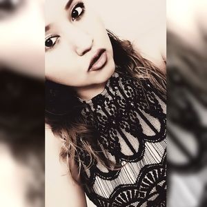 Meet your Posher, Yessenia