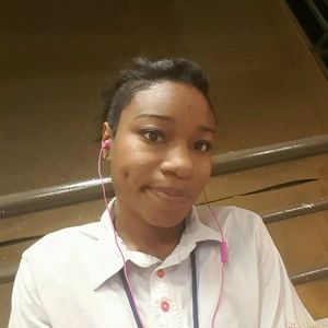 Meet your Posher, Carissa