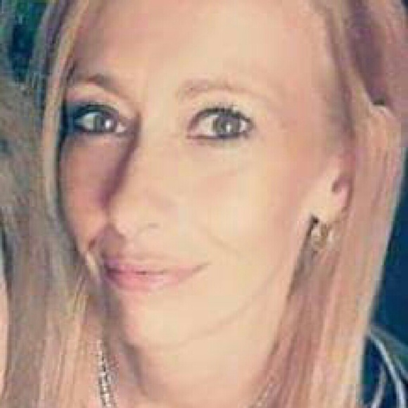 Hey I'm Your Posher, Elena - Picture 3 of 4