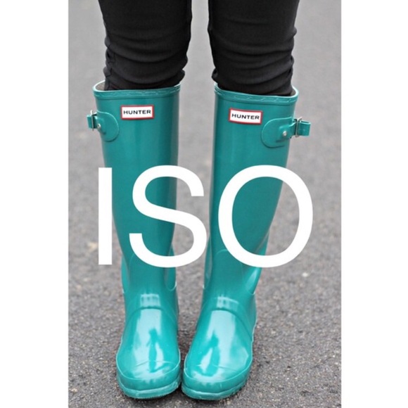 ISO these boots! Size 9!