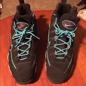 Some sweet kicks that'll go great with dresses!