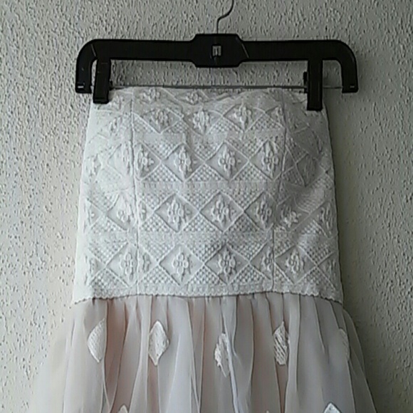 Minuet Strapless Cream Dress, Sz S - Picture 2 of 4