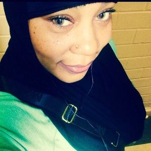 Meet your Posher, Lisa