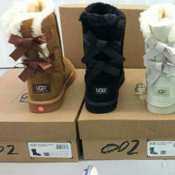 Black bailey bow UGGS