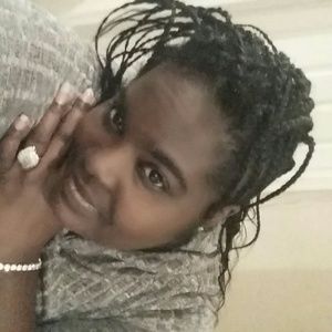 Meet your Posher, Cassandra