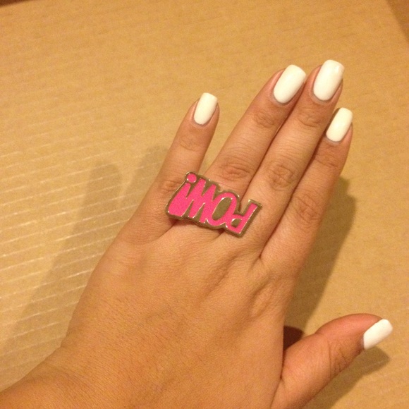 Statement Ring - Picture 2 of 4