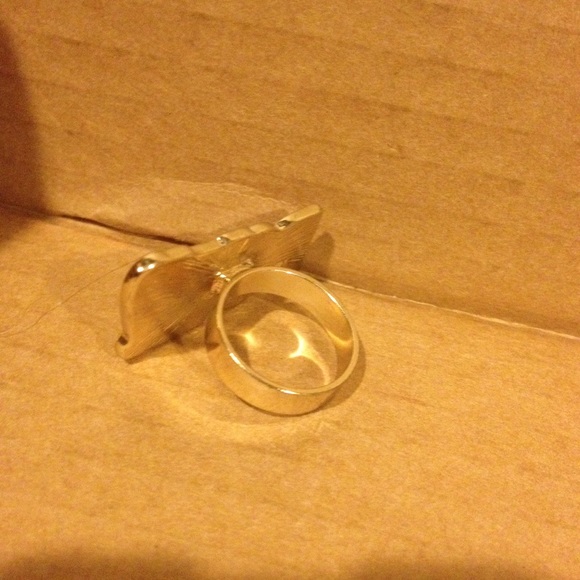 Statement Ring - Picture 4 of 4