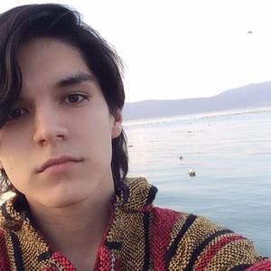 Meet your Posher, Uvaldo