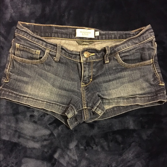 A&F shorts✨