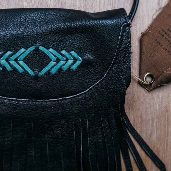 Fringed Festival Purse w/pockets & Card holder - Picture 2 of 4