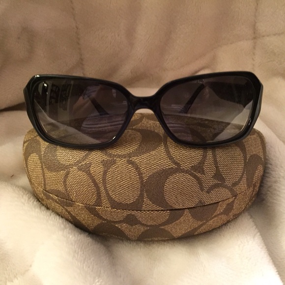 Coach sunglasses like new with no scratches