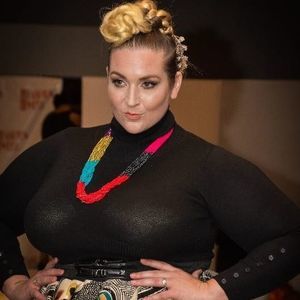 Follow me on my SUGGAMONKEY  posh mark page!