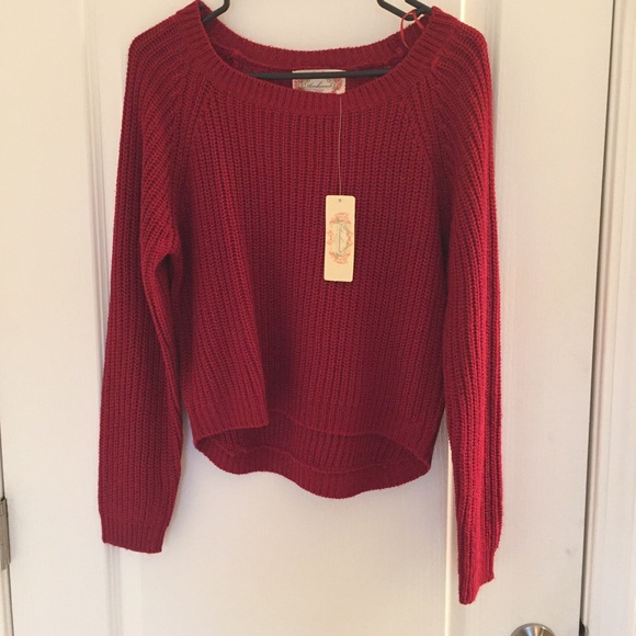 💥New Listing💥 NWT Cropped High-Lo Sweater