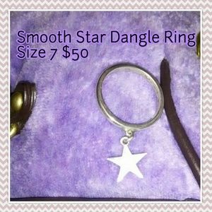 AUTHENTIC Smooth Star dangle ring