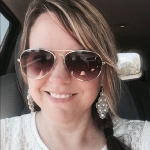 Meet your Posher, Christina