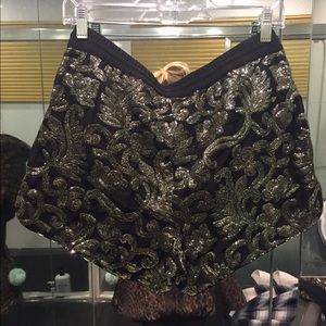 H&M Shorts - H&M Trend Black & Gold Sequin Embroidered Shorts H&M Shorts - H&M Trend Black & Gold Sequin Embroidered Shorts