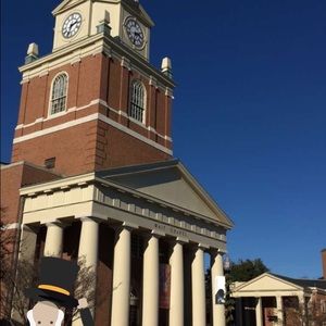 Meet your Posher, Chloe