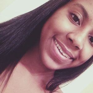 Meet your Posher, Courtney