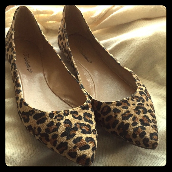 SOLD! Leopard print flats!