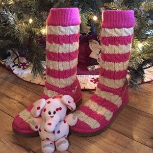 UGG cableknit sweater boots Size 8