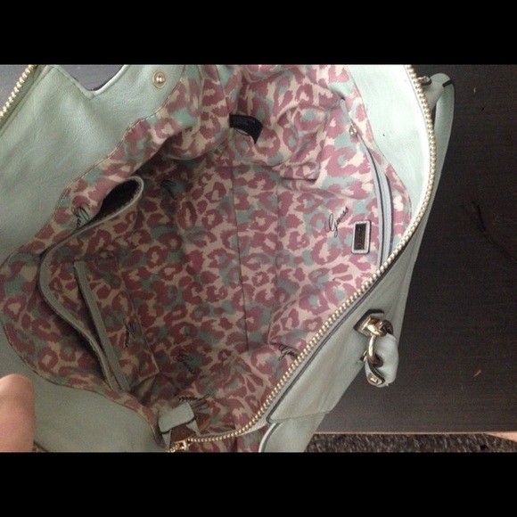 Guess royal rocker carryall - Picture 3 of 3