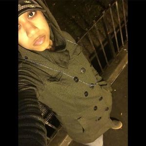 Meet your Posher, Olivia