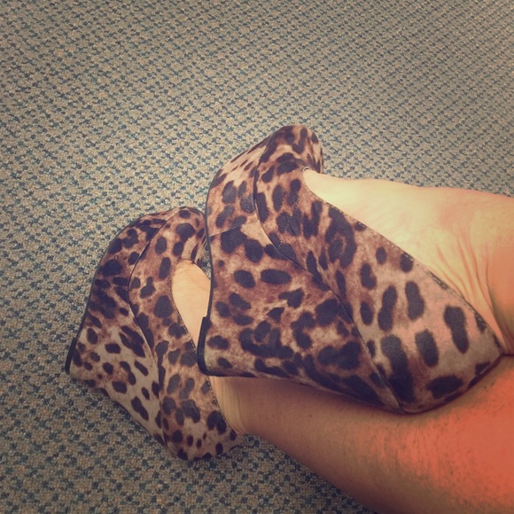 SOLD gorgeous wedges by GLO!