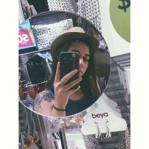 Meet your Posher, Odalys