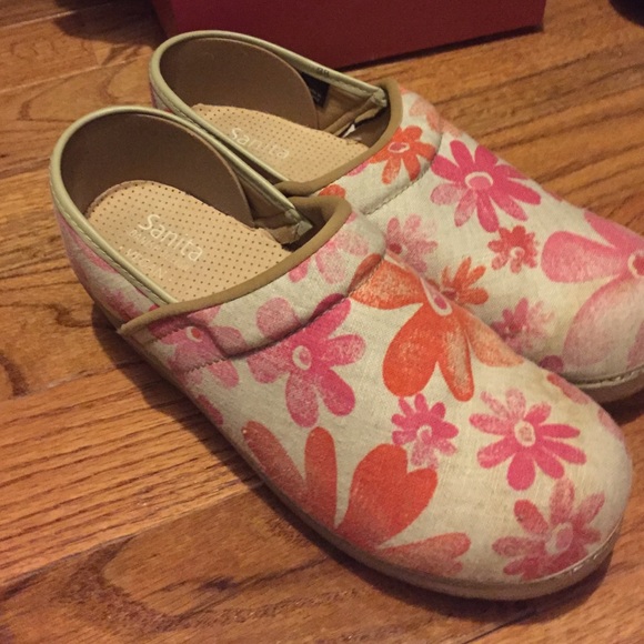 Sanita clogs