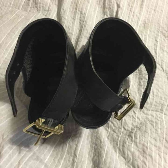 ‼SOLD‼ Pour La Victoire Sandal Booties - Picture 2 of 4