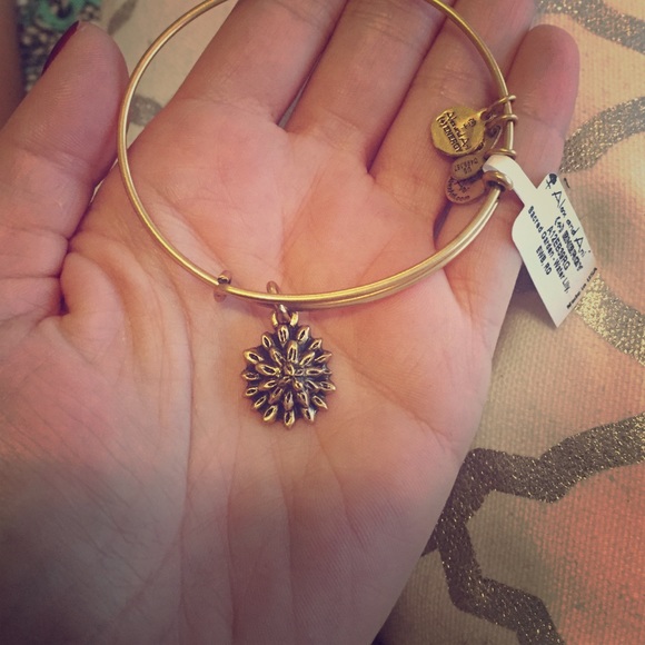 Alex &Ani flower bracelet
